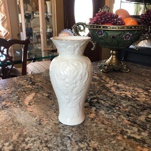 Lenox 7 3/8” Vase “Georgian Collection”
